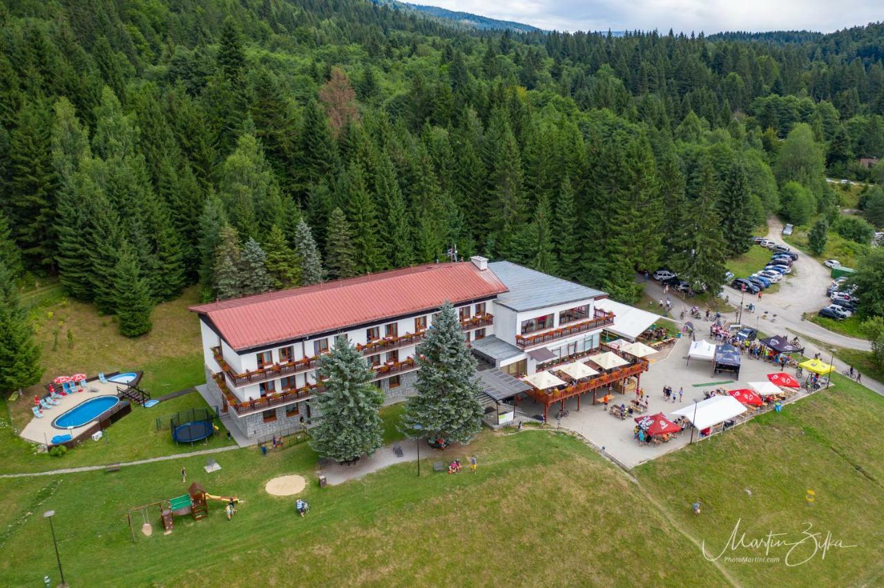 Hotel Polianka ケルパチョボ エクステリア 写真